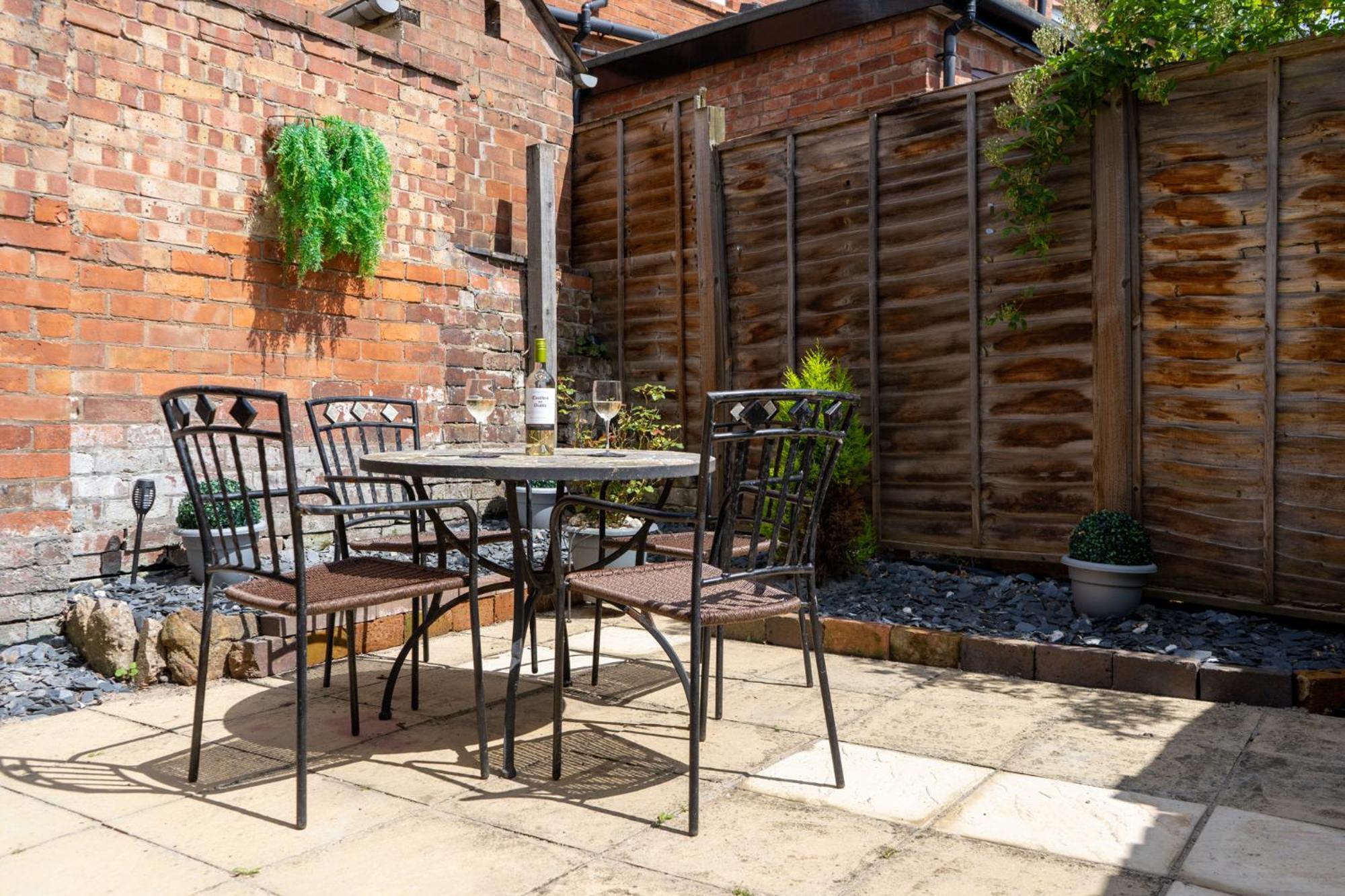 The Plumb Townhouse In Warwick Centre Villa Exteriör bild