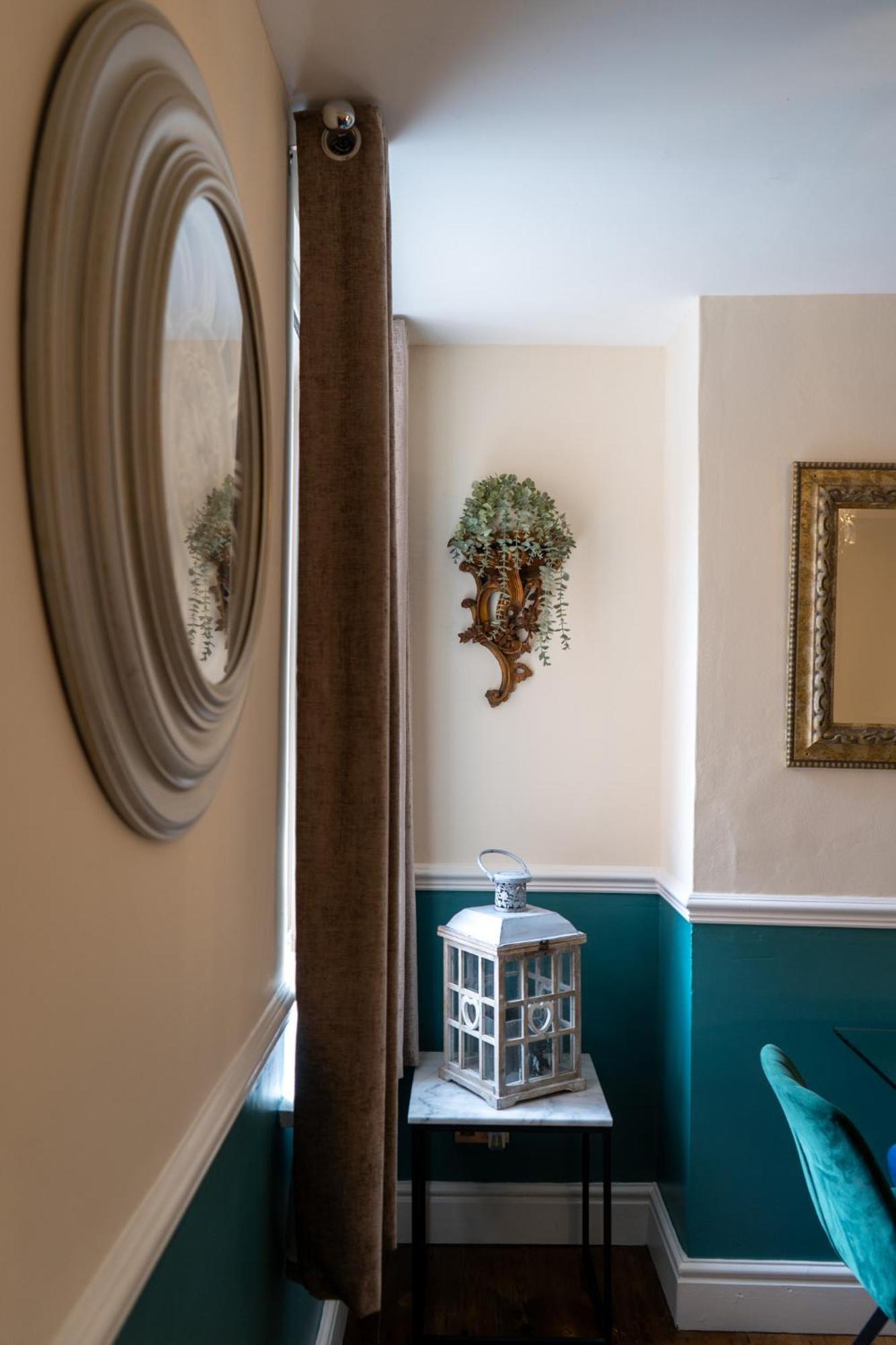 The Plumb Townhouse In Warwick Centre Villa Exteriör bild